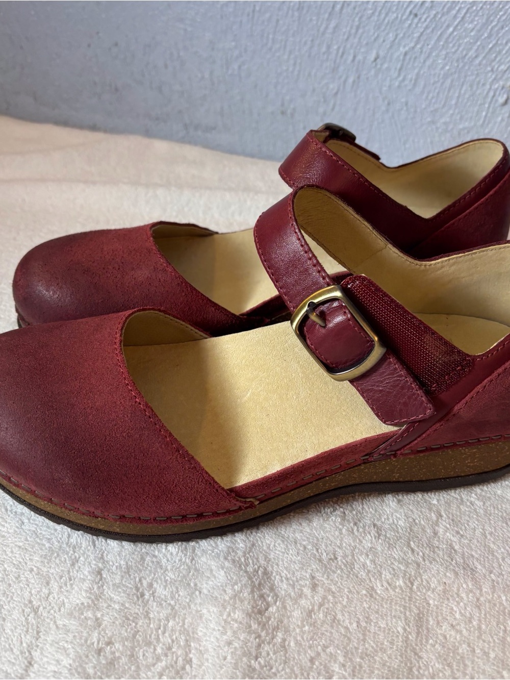 Dansko Burgundy Radpberry Mary Jane Clogs with Buckle SZ 38 US 7.5/8 Leather